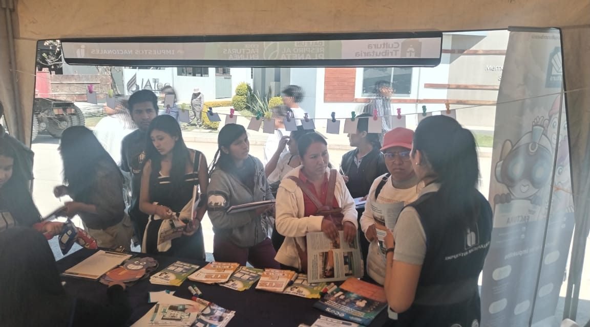 PROMUEVEN LA CULTURA TRIBUTARIA EN FERIA INTERACTIVA REALIZADA EN VINTO, COCHABAMBA