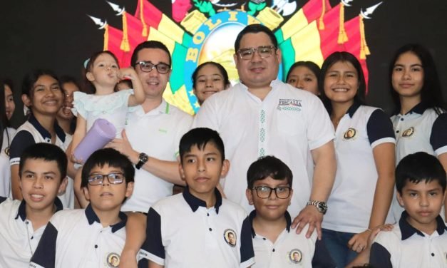 FISCAL GENERAL HACE ENTREGA SIMBÓLICA DE LA LEY N°1636 A NIÑAS, NIÑOS Y ADOLESCENTES