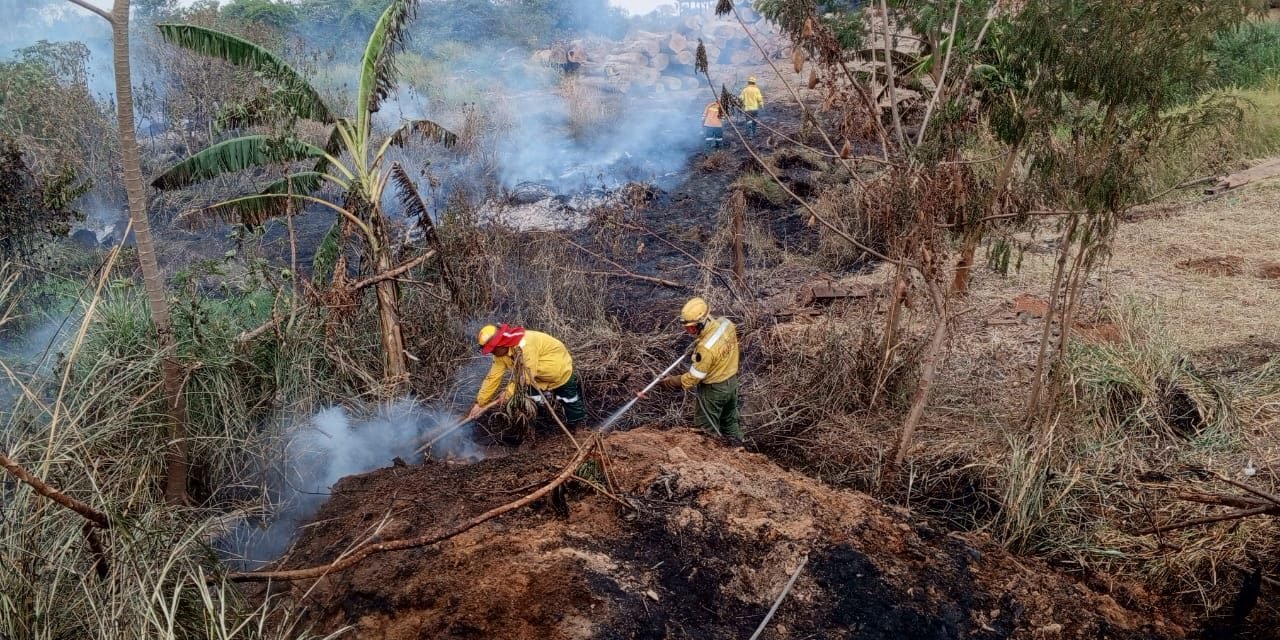 ALERTA ROJA EN SANTA CRUZ: 12 INCENDIOS ACTIVOS Y 471 FOCOS DE CALOR