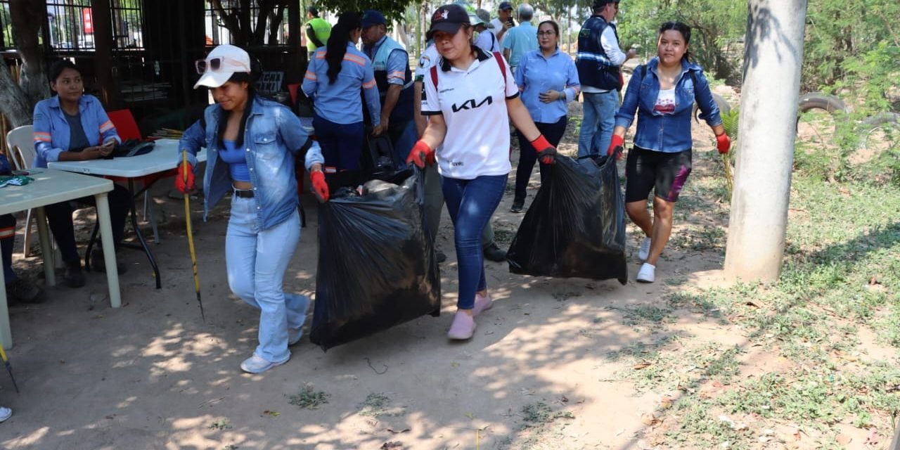 MINGA AMBIENTAL RECOLECTA UNA TONELADA DE RESIDUOS EN INGRESO AL URUBÓ