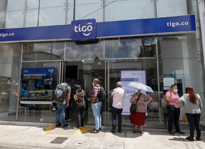CLIENTE RECLAMA POR MALA ATENCIÓN Y DEFICIENCIAS EN SERVICIO DE TIGO
