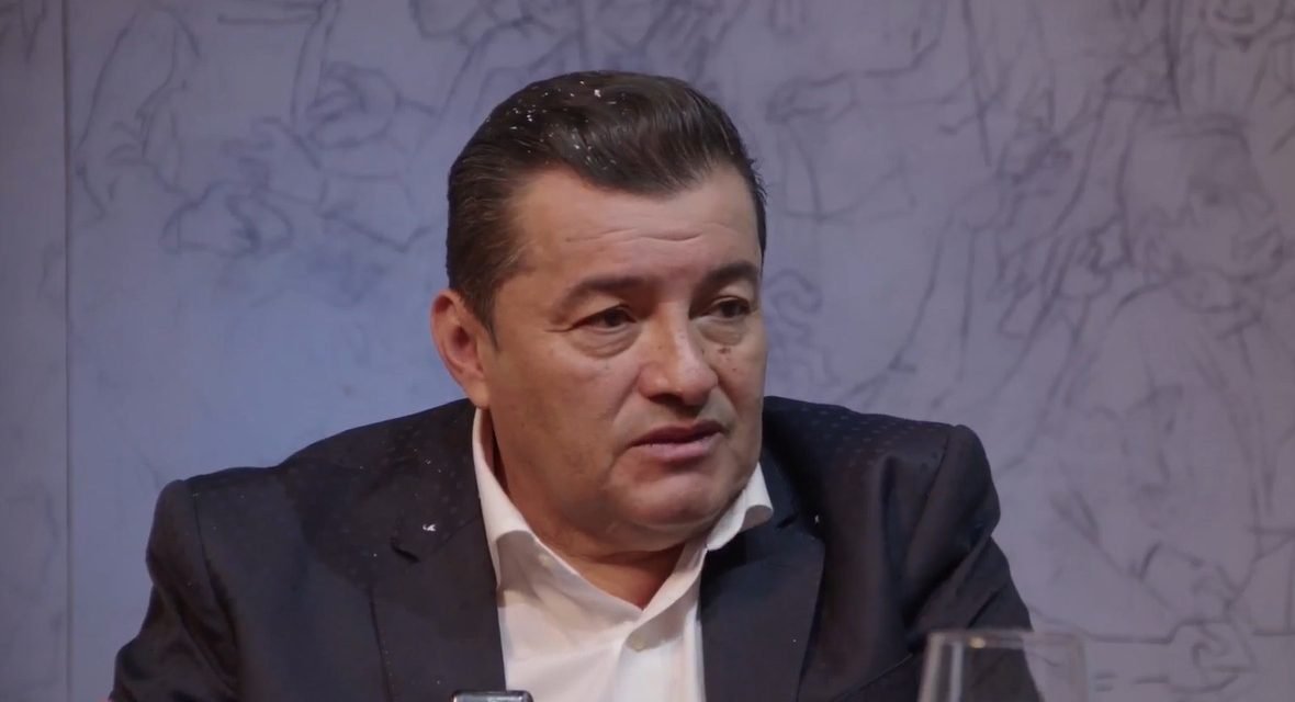 ERICK MORÓN PIDE ALERTA MIGRATORIA CONTRA JHONNY FERNÁNDEZ POR SUPUESTA CORRUPCIÓN