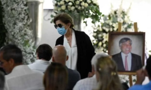 CEREMONIA EN LA CATEDRAL Y HOMENAJES PÚBLICOS MARCAN EL ADIÓS A PERCY FERNÁNDEZ