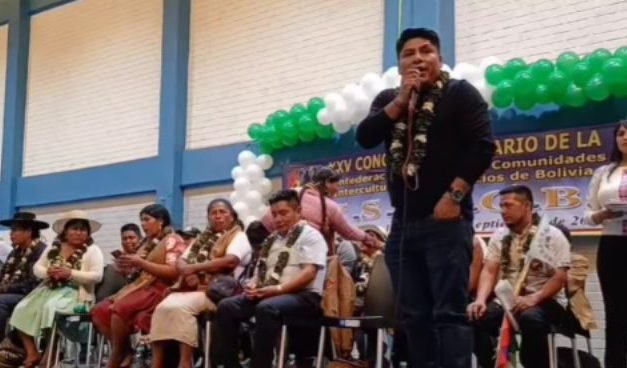 LOZA RECHAZA PRÓRROGA DE ARCE Y ANUNCIA REGRESO DE EVO