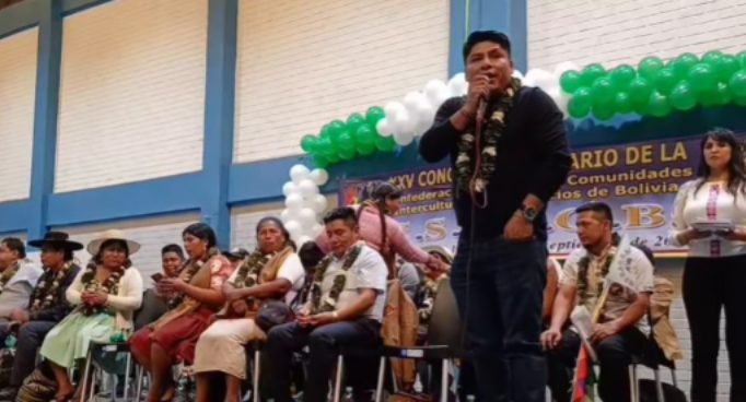 LOZA RECHAZA PRÓRROGA DE ARCE Y ANUNCIA REGRESO DE EVO