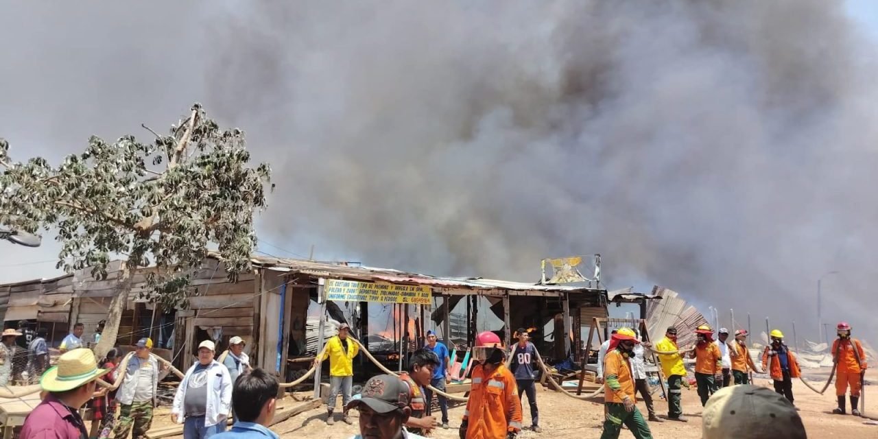 INCENDIO REDUCE A CENIZAS EL MERCADO NUEVO DE ASCENSIÓN DE GUARAYOS