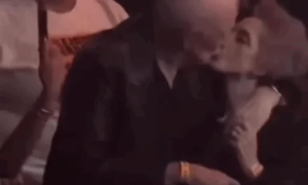 IDENTIFICAN AL HOMBRE QUE BESÓ LA VIUDA DE VICENTE FERNÁNDEZ