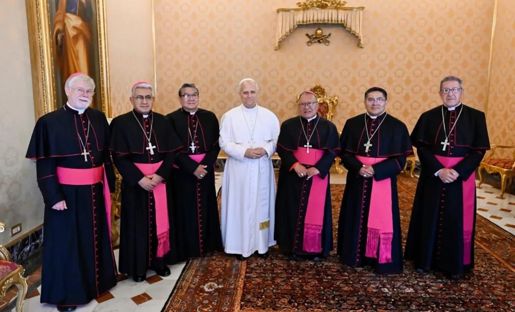 OBISPOS DE BOLIVIA SE REÚNEN CON EL PAPA LEÓN XIV EN ROMA