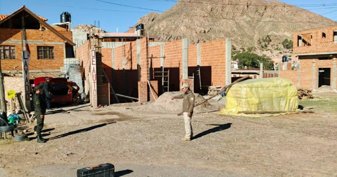 POLICÍA CAPTURA A MINERO QUE ABRIÓ FUEGO CONTRA EFECTIVOS EN BETANZOS