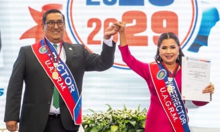 REINERIO VARGAS Y JUANA BORJA ASUMEN LA RECTORÍA Y VICERRECTORÍA DE LA UAGRM