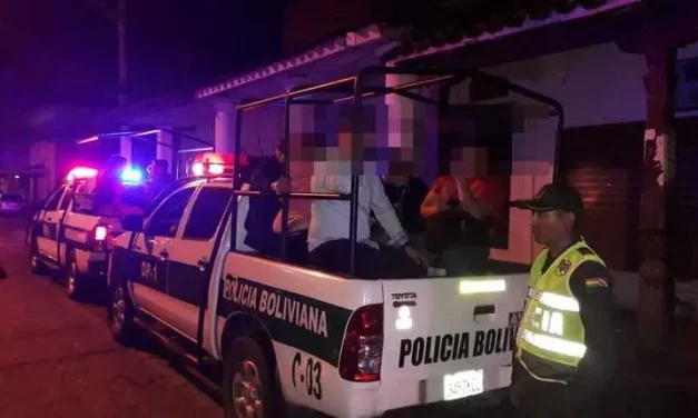 POLICÍA ARRESTÓ A PERSONAS POR INFRINGIR LA LEY SECA EN SANTA CRUZ