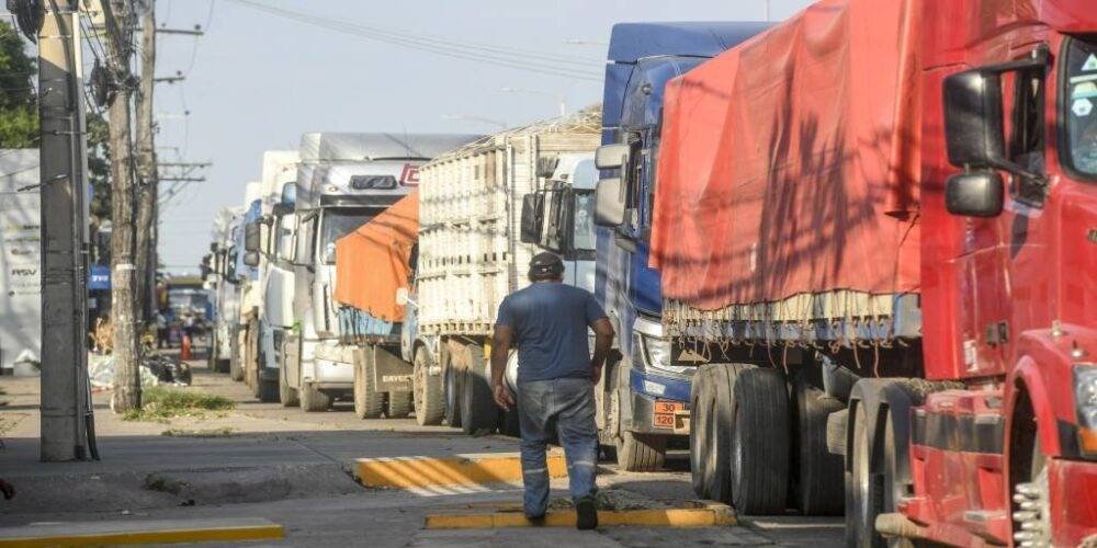 BLOQUEO EN LA GUARDIA POR ESCASEZ DE DIÉSEL Y GASOLINA
