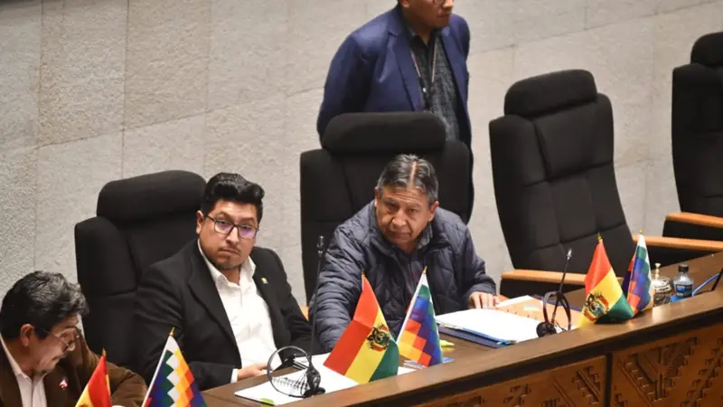 CHOQUEHUANCA CIERRA EL PERIODO LEGISLATIVO 2020-2025 TRAS SESIÓN MARCADA POR POLÉMICA