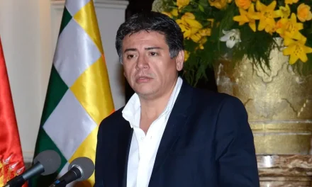 JERJES JUSTINIANO PONE FIN A SU EXILIO Y ANUNCIA SU REGRESO A BOLIVIA