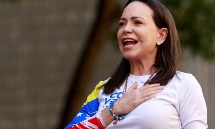 MARÍA CORINA MACHADO, FELICITA A RODRIGO PAZ POR SU TRIUNFO