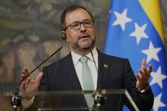 VENEZUELA CALIFICA DE “IGNORANTE” A RODRIGO PAZ POR COMENTARIOS SOBRE ALBA-TCP