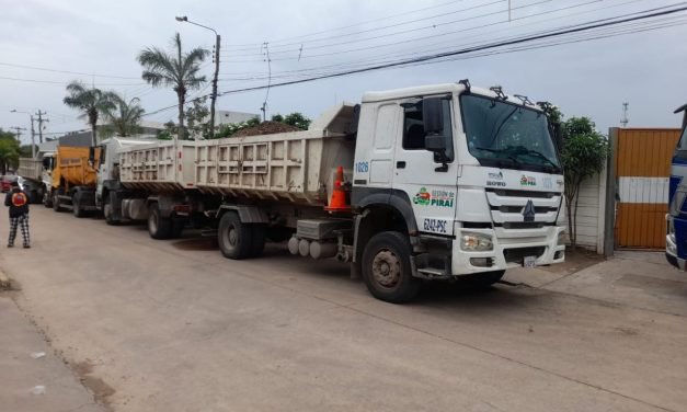 TRABAJADORES DE ASEO URBANO EN PARO AMENAZAN CERRAR EL VERTEDERO