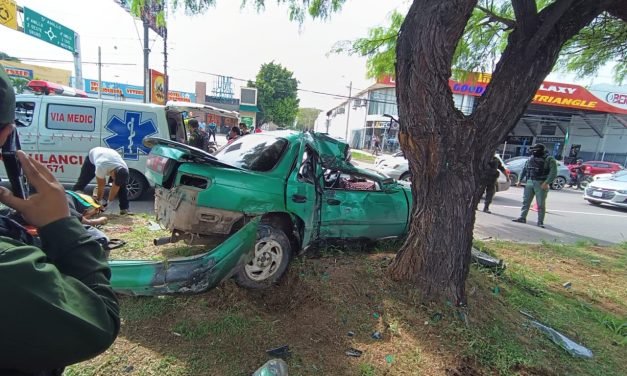 PERSECUCIÓN POLICIAL TERMINA EN GRAVE ACCIDENTE DE TRANSITO