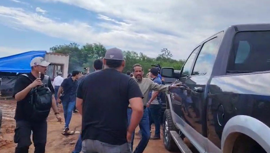 AUTORIDADES SUFREN AGRESIÓNES DE AVASALLADORES