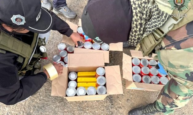 FELCN INCAUTA 10 PAQUETES DE COCAÍNA CAMUFLADOS EN LATAS DE SARDINA EN DESAGUADERO