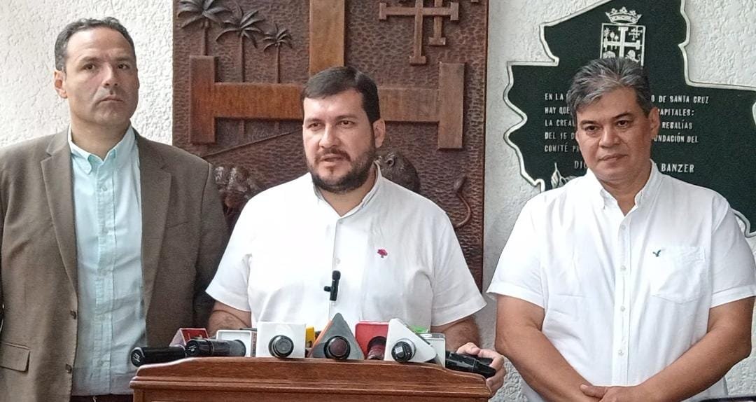 CÍVICOS CRITICAN FALTA DE PROPUESTAS EN DEBATE VICEPRESIDENCIAL