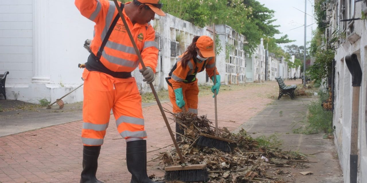 ALCALDÍA REALIZA LIMPIEZA Y REFACCIÓN EN 23 CEMENTERIOS