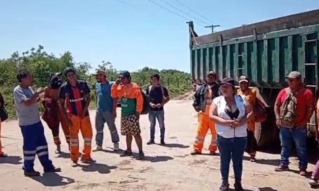 TRABAJADORES DE ASEO URBANO BLOQUEAN VERTEDERO POR SALARIOS ATRASADOS