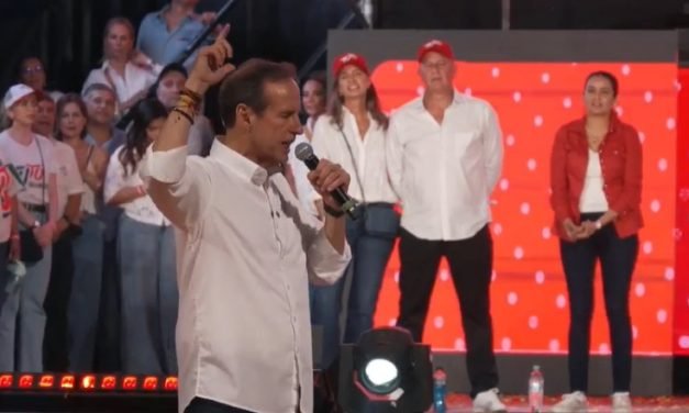 LIBRE CIERRA SU CAMPAÑA EN SANTA CRUZ DESTACANDO VALORES DE LIBERTAD Y DEMOCRACIA