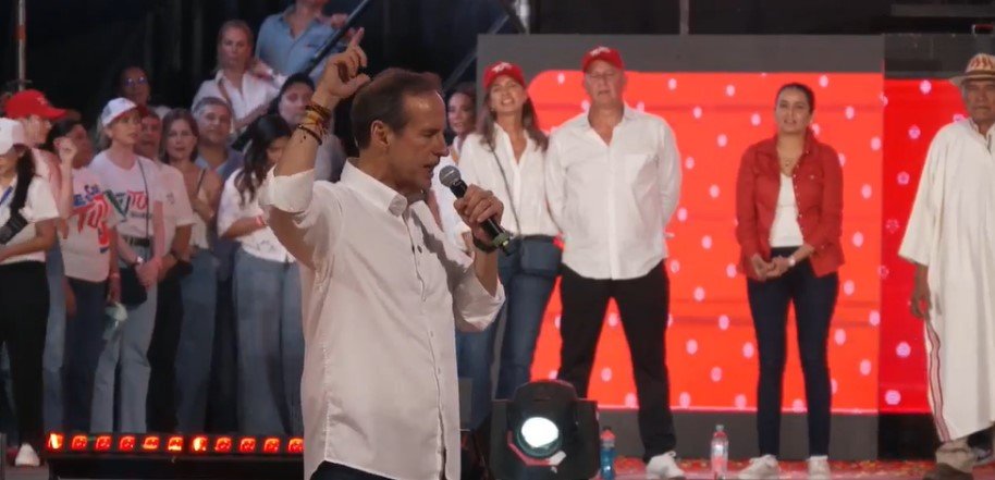 LIBRE CIERRA SU CAMPAÑA EN SANTA CRUZ DESTACANDO VALORES DE LIBERTAD Y DEMOCRACIA