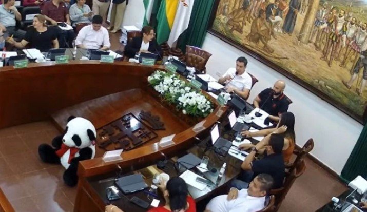 SESIÓN DEL CONCEJO SUSPENDIDA EN MEDIO DE RECLAMOS Y TENSIONES POLÍTICAS