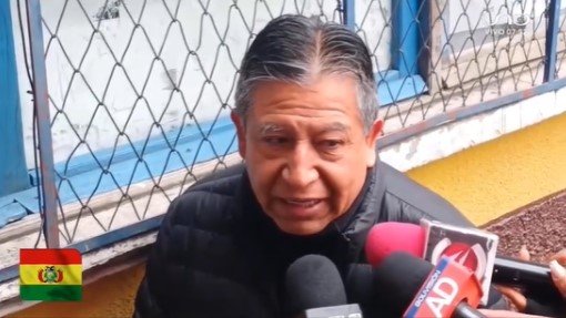 DAVID CHOQUEHUANCA VOTA EN MIRAFLORES Y LLAMA A RESPETAR RESULTADOS ELECTORALES