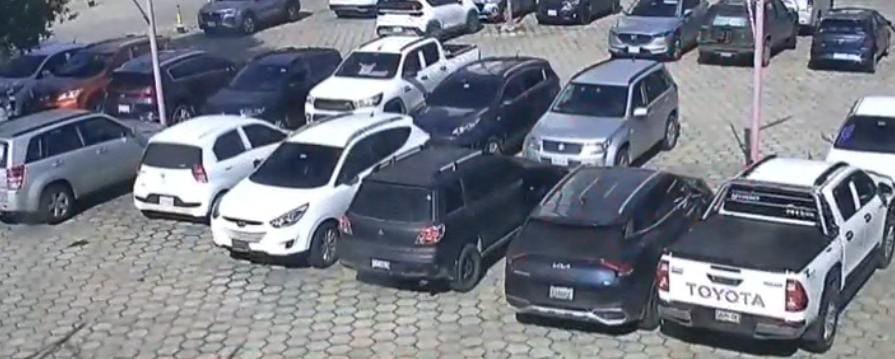 NUEVO MÉTODO DE ROBO EN SANTA CRUZ: AUTOS ABIERTOS CON INHIBIDORES