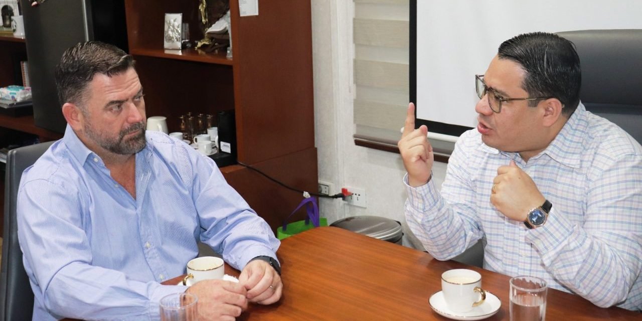 FISCAL GENERAL REFUERZA COMPROMISO CONTRA LOS AVASALLAMIENTOS DE TIERRAS EN SANTA CRUZ