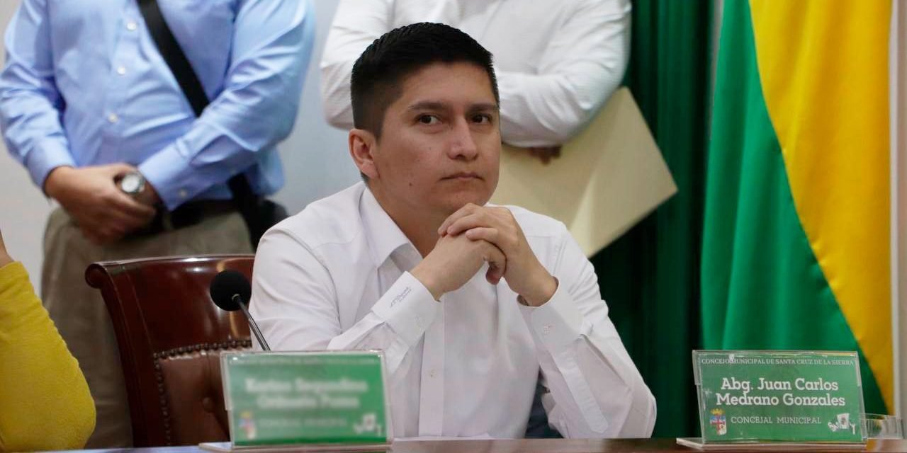 JUAN CARLOS MEDRANO ASUME LA PRESIDENCIA DEL CONSEJO MUNICIPAL