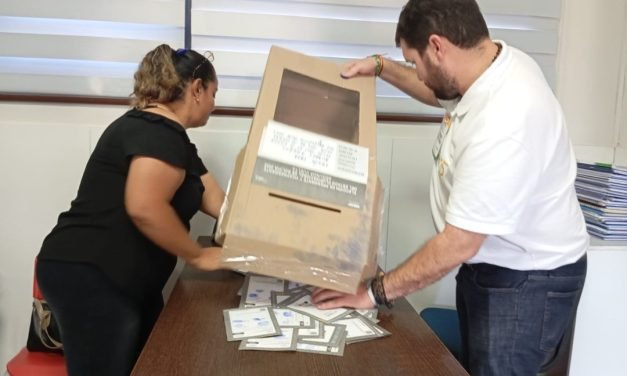 SANTA CRUZ: MESAS COMIENZAN A CERRAR TRAS HISTÓRICA JORNADA DE BALOTAJE
