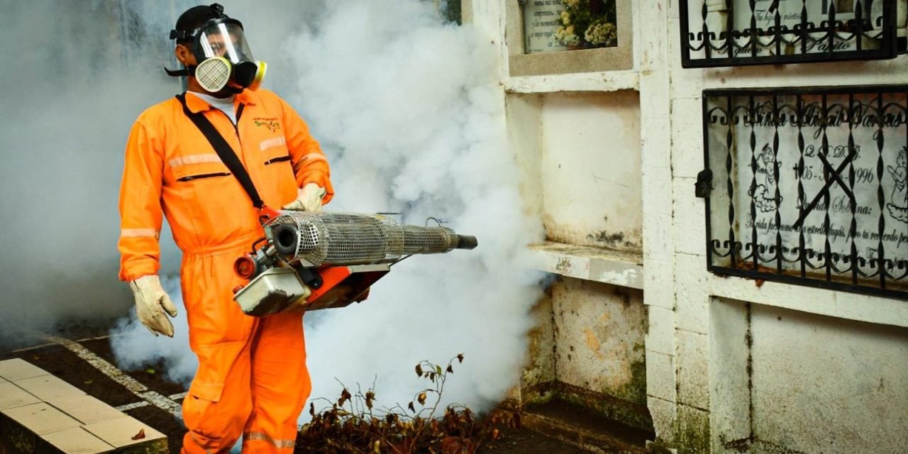 CEMENTERIO LA CUCHILLA SE ALISTA PARA RECIBIR A MILES DE VISITANTES EN TODOS SANTOS