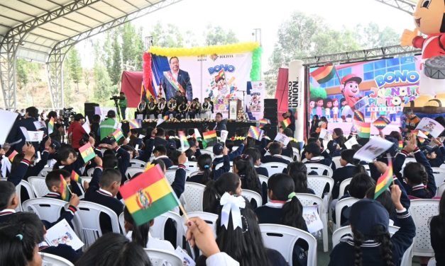 GOBIERNO INICIA EL PAGO DEL BONO JUANCITO PINTO A ESTUDIANTES DE TODO EL PAÍS