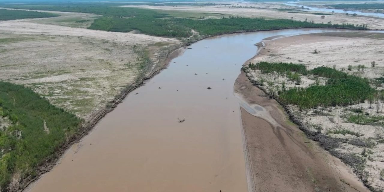 SEARPI REFUERZA MEDIDAS EN EL PUENTE ANTE AMENAZA POR DESVÍO DEL RÍO GRANDE