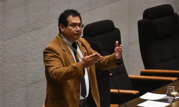 ROBERTO CASTRO ASUME LA PRESIDENCIA DE LA CÁMARA DE DIPUTADOS CON RESPALDO MAYORITARIO