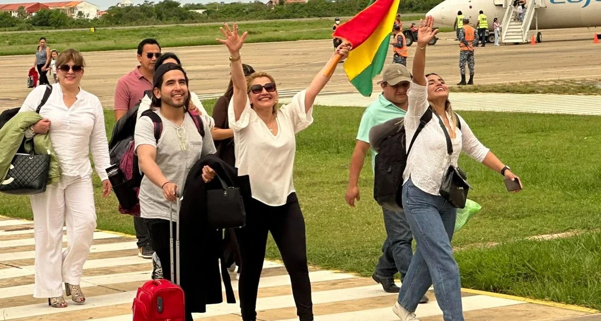 JEANINE ÁÑEZ REGRESÓ AL BENI TRAS CASI CINCO AÑOS DE PRISIÓN