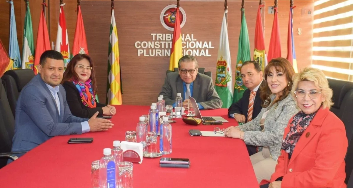 CUATRO EXMAGISTRADOS PRORROGADOS ENFRENTAN ÓRDENES DE APREHENSIÓN