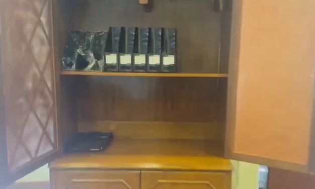 JOSÉ GABRIEL ESPINOZA DENUNCIA QUE MINISTERIO DE ECONOMÍA FUE ENTREGADO “VACÍO”