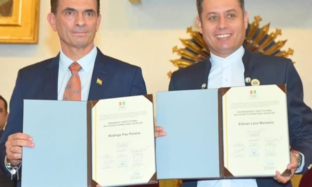 LA POLÍTICA EN LA CONSTITUCIÓN Y LOS IDEOLOGISMOS