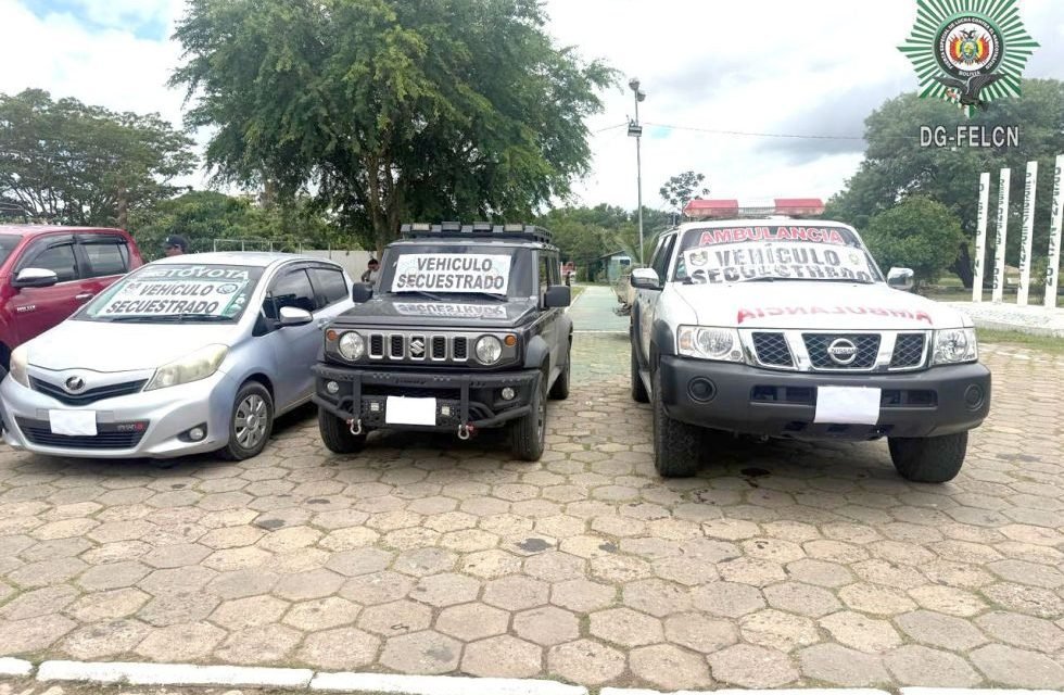 DECOMISAN DROGAS, VEHÍCULOS Y AMBULANCIA USADA PARA TRÁFICO DE SUSTANCIAS CONTROLADAS