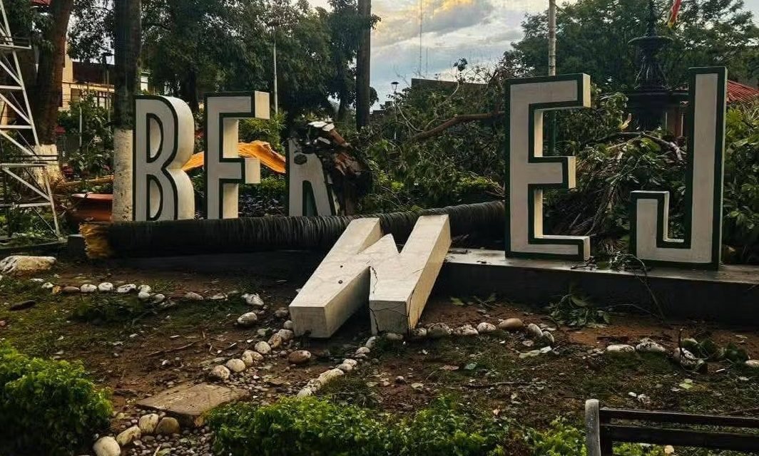 TORMENTA CAUSA DESTROZOS Y DEJA A BERMEJO SIN ELECTRICIDAD