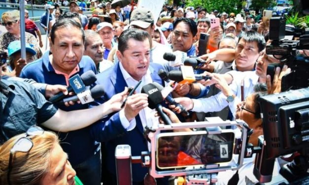 REPROGRAMAN AUDIENCIA DEL ALCALDE JHONNY FERNÁNDEZ POR EL CASO MUTUALISTA