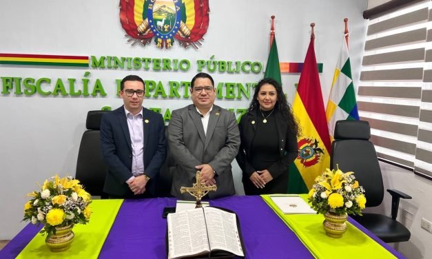 ROGER MARIACA POSESIONA A ANDREA VELASCO COMO DIRECTORA DE RÉGIMEN DISCIPLINARIO Y TRANSPARENCIA