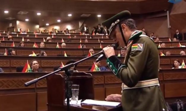 “MI UNIFORME SE LLAMA BOLIVIA”: EL COMPROMISO DEL VICEPRESIDENTE