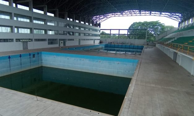 PISCINA OLÍMPICA DE LA VILLA DEPORTIVA ABRAHAM TELCHI PERMANECE ABANDONADA