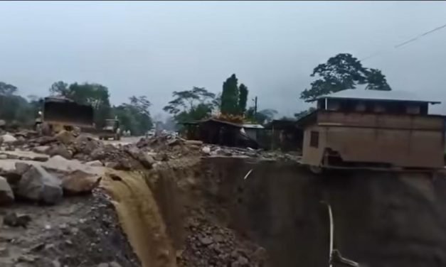 DESLIZAMIENTOS BLOQUEAN LA RUTA COCHABAMBA–SANTA CRUZ Y AFECTAN A VILLA TUNARI